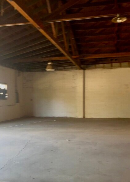 More Photos Of 1505-1507 W 18th St, Merced Warehouse For Lease