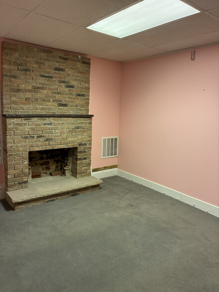 More Photos Of 3003 Murdoch Ave, Parkersburg Office For Lease