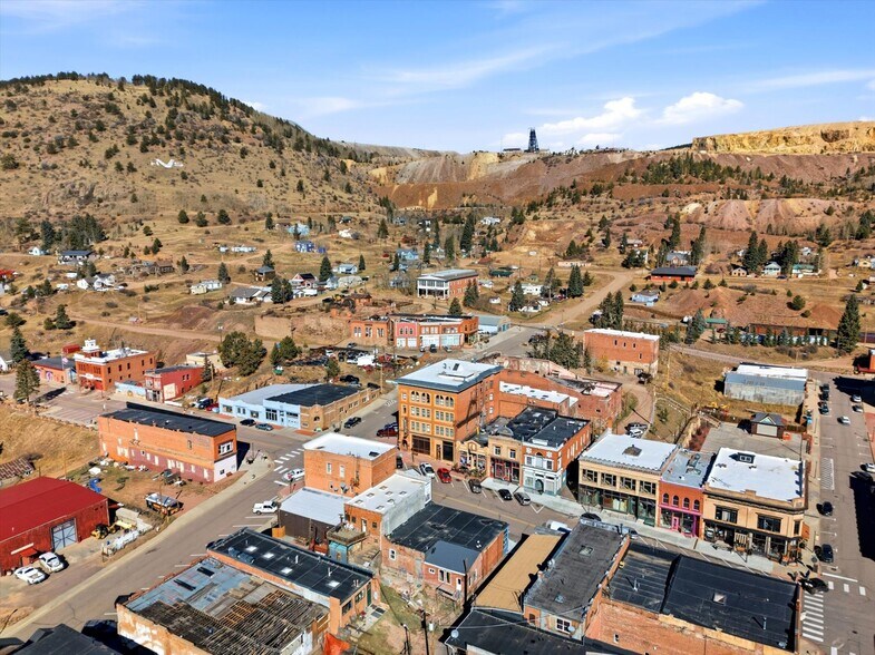 More Photos Of 310 Victor Ave, Victor General Retail For Sale