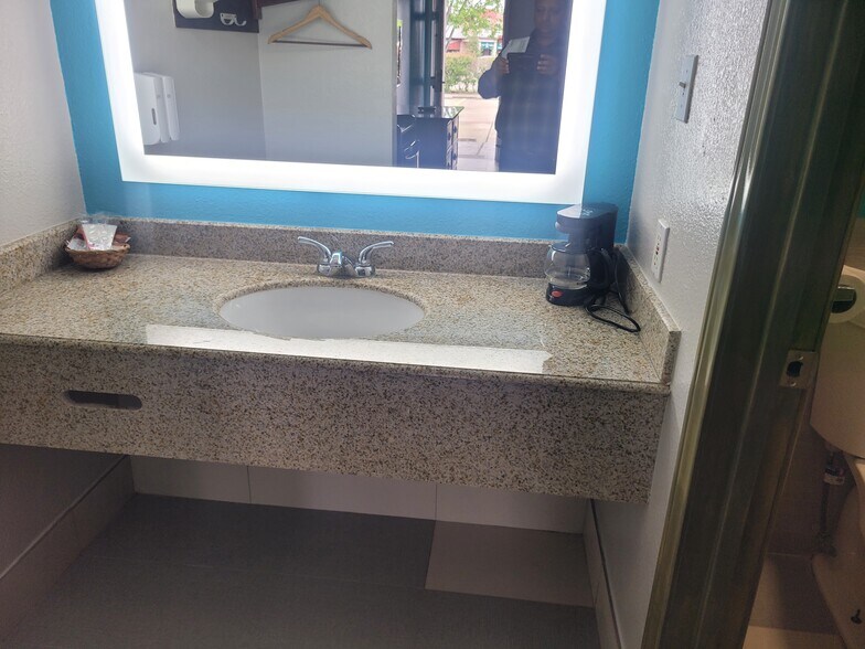 More Photos Of 19565 Interstate 45 S, Shenandoah Hotel For Sale