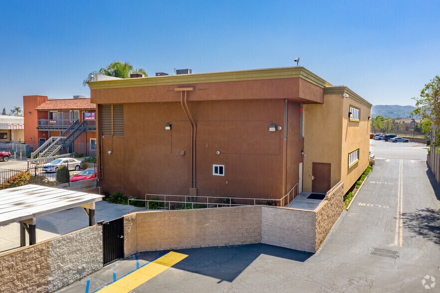 More Photos Of 421 S Glendora Ave, West Covina Medical For Lease