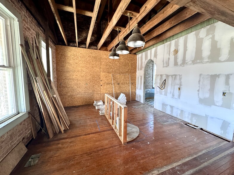 More Photos Of 2720 Cleveland St, Elloree Storefront Retail Residential For Sale