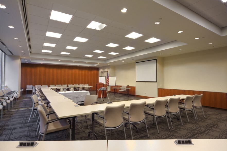 More Photos Of 310 Bridge St, Huntsville Office For Lease