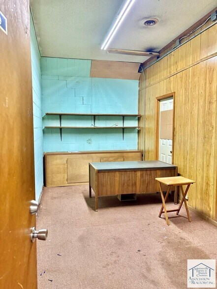 More Photos Of 6697 Greensboro Rd, Ridgeway General Retail For Sale