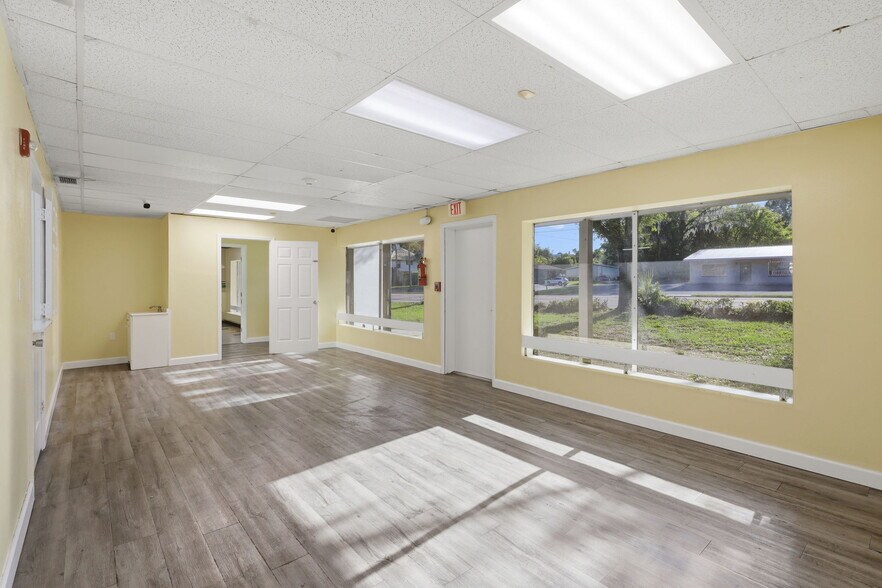 More Photos Of 346 N Volusia Ave, Orange City Office For Lease