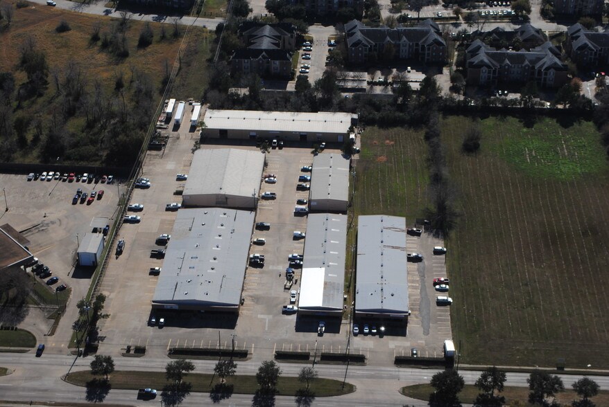 More Photos Of 9700 Almeda Genoa Rd, Houston Flex For Lease