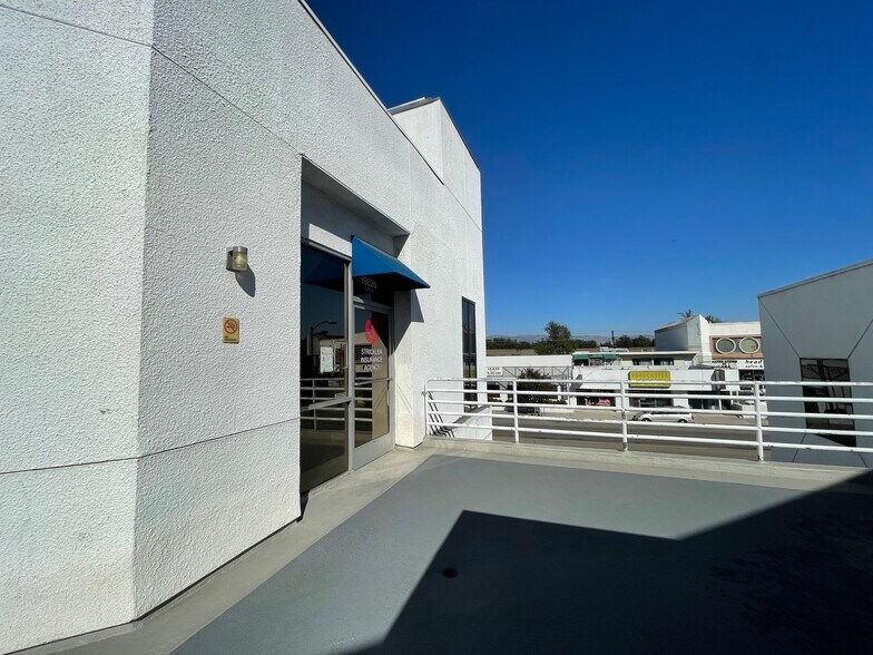 More Photos Of 19618-19620 Ventura Blvd, Tarzana Office For Lease