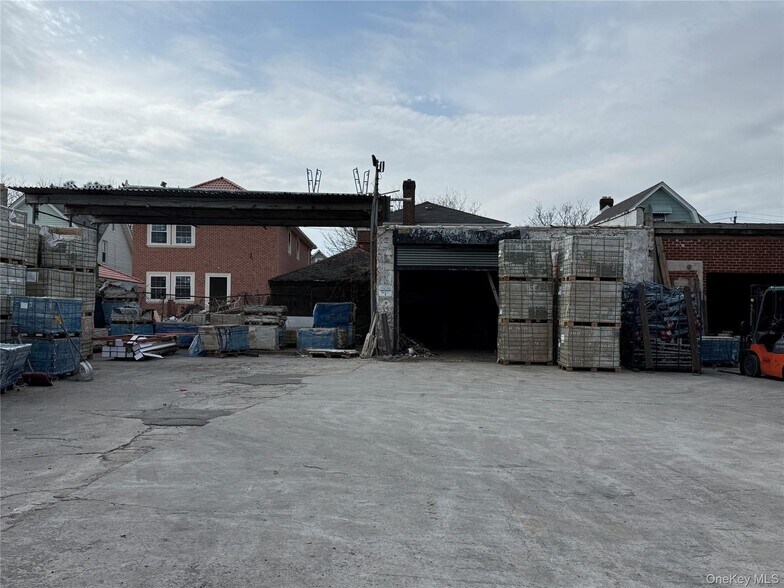 More Photos Of 11552 Lefferts Blvd, South Ozone Park Land For Lease