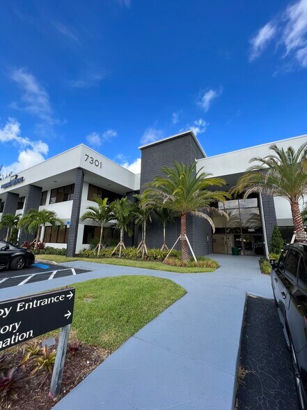More Photos Of 7301 W Palmetto Park Rd, Boca Raton Unknown For Lease