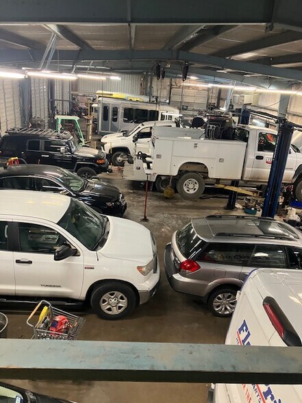 More Photos Of 5225 Cesar Chavez St E, Austin Industrial For Sale