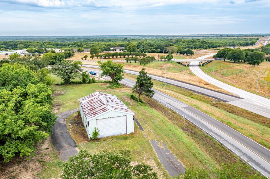 Primary Photo Of 1021 Grove st, Kaufman Warehouse For Sale