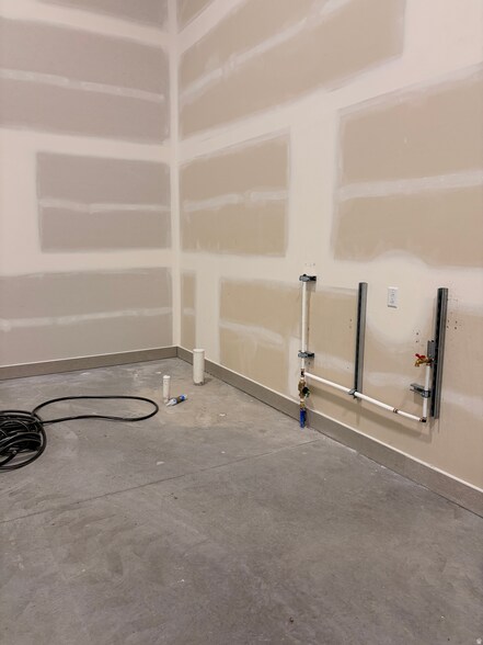 More Photos Of 2050 N 300 W, Spanish Fork Airplane Hangar For Sale
