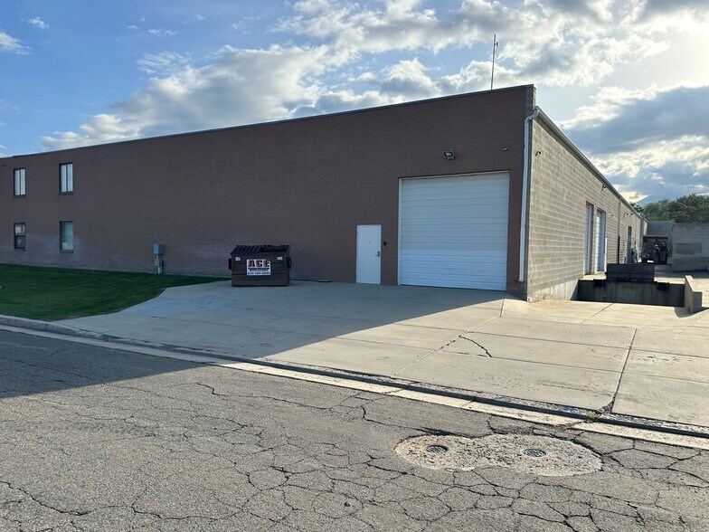 More Photos Of 157-175 W Glover Ln, Midvale Warehouse For Lease