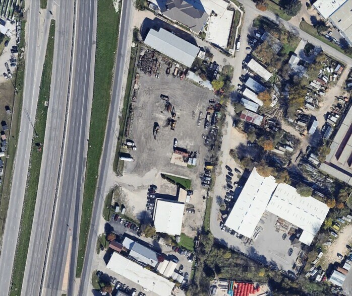 More Photos Of 15603 N Interstate 35, Pflugerville Warehouse For Lease