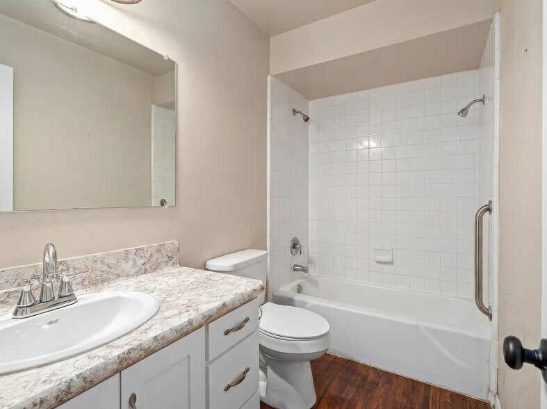 More Photos Of 401 E Main St, Brenham Apartments For Sale