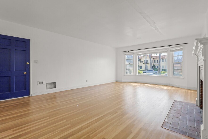 More Photos Of 4409 Victoria Park Dr, Los Angeles Apartments For Sale
