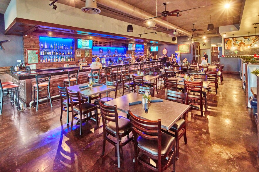 More Photos Of 6115 Camp Bowie Blvd, Fort Worth General Retail For Lease