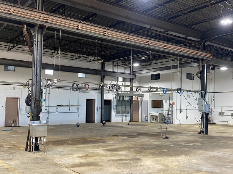 More Photos Of 68 Pleasant St, New Rochelle Warehouse For Lease