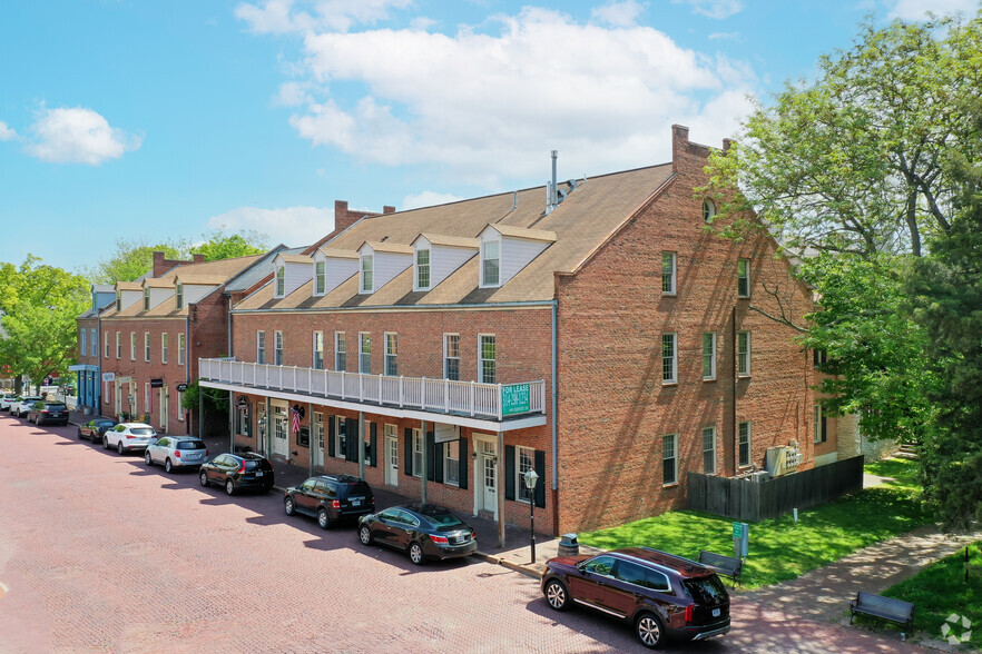 Primary Photo Of 820 S Main St, Saint Charles Office For Lease