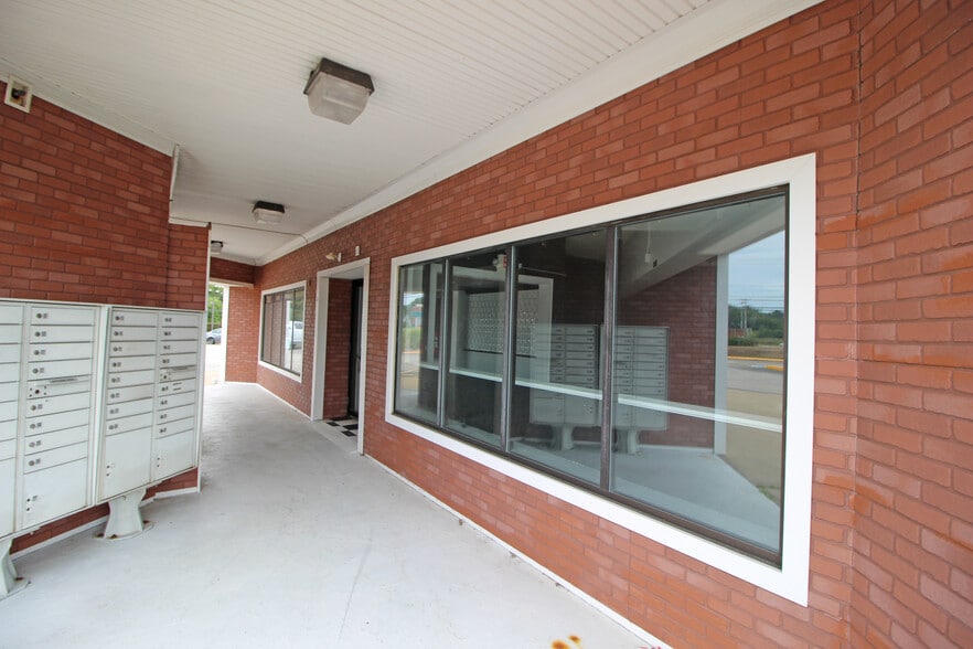 More Photos Of 267 Post Rd, Westerly General Retail For Lease