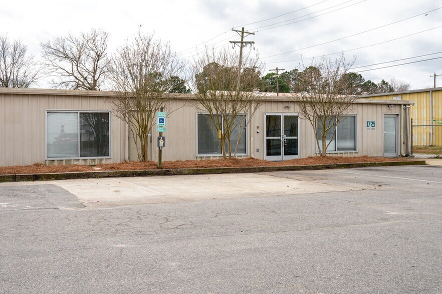 More Photos Of 1725 Davis St, Rocky Mount Warehouse For Lease