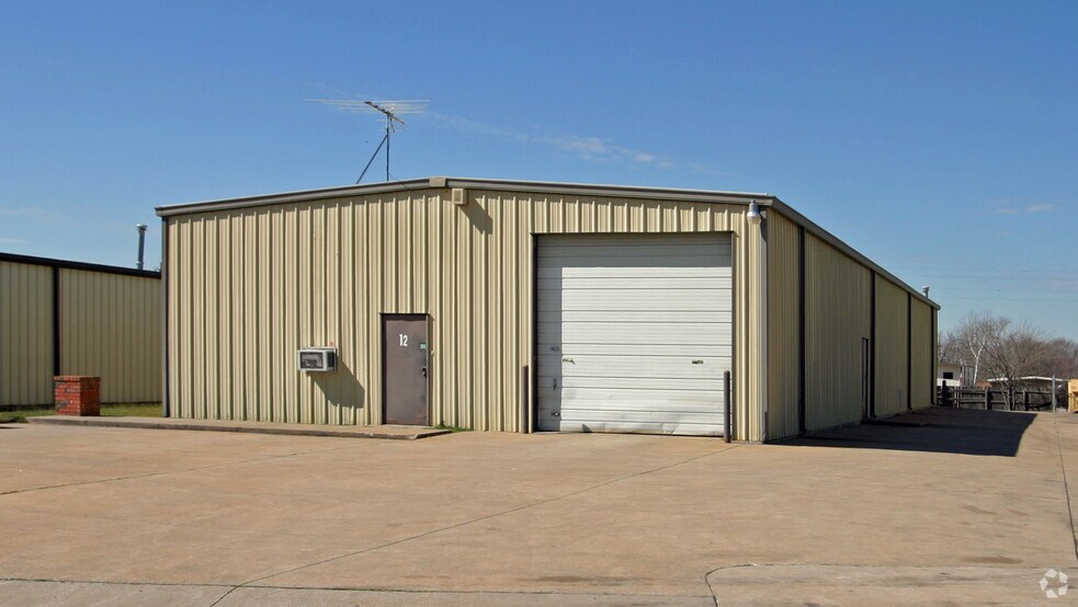 More Photos Of 12 S 111th Ave, Tulsa Service For Lease