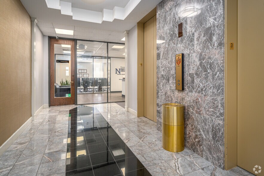 More Photos Of 9800 Northwest Fwy, Houston Office For Lease