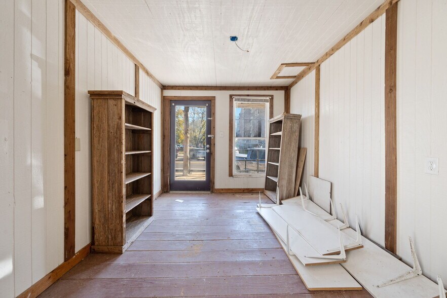 More Photos Of FM 1514, Coldspring Storefront Retail Office For Sale