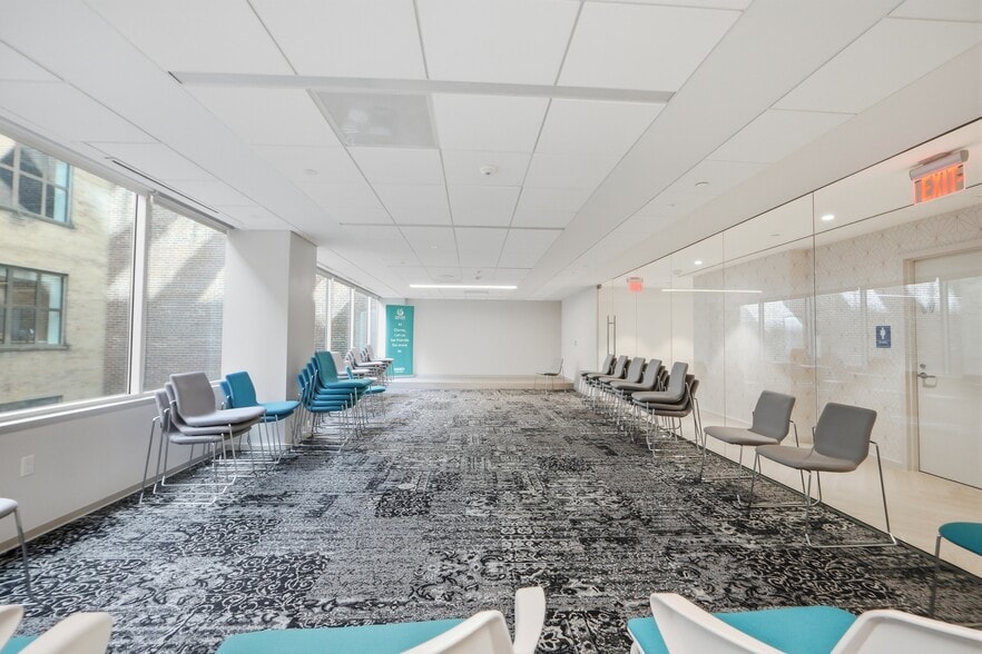 More Photos Of 1430 K St NW, Washington Office For Sale