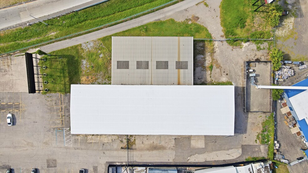 More Photos Of 619 Cassat Ave, Jacksonville Warehouse For Lease