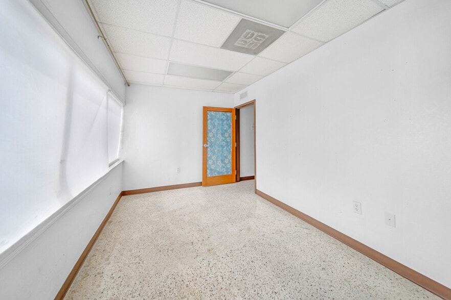 More Photos Of 3401 NW 7th St, Miami Medical For Lease