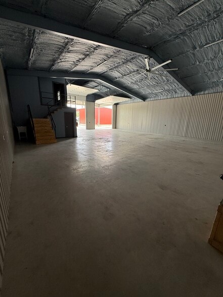 More Photos Of 4235 FM 78, McQueeney Flex For Lease
