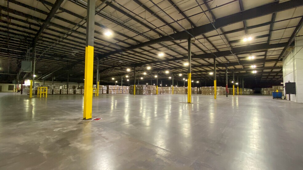 More Photos Of 546 Harvey Faulk Rd, Sanford Warehouse For Lease