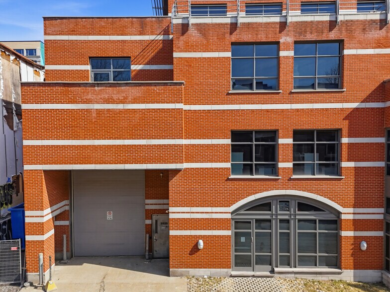 More Photos Of 3536 Boul Saint-Laurent, Montréal Office For Sale