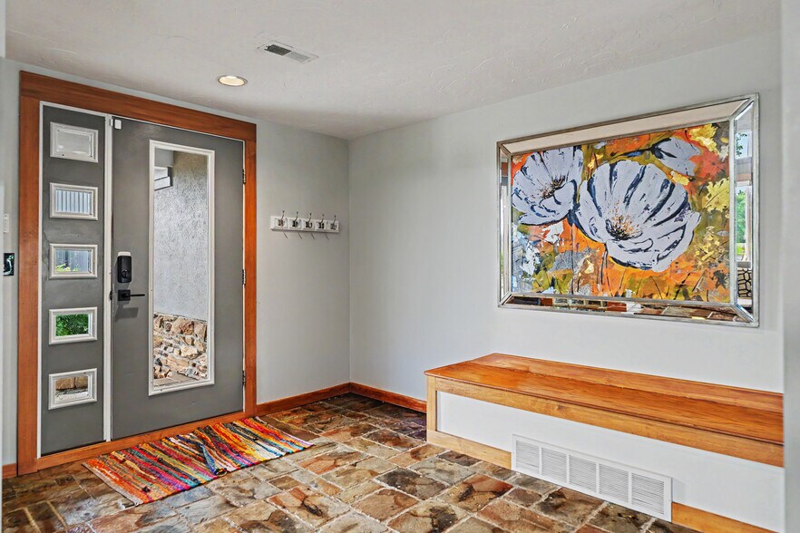 More Photos Of 7291 Stone Rd, Medina Office For Sale