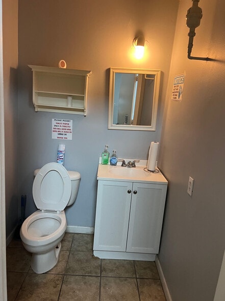 More Photos Of 4410 W Hillsborough Ave, Tampa Storefront Retail Office For Lease