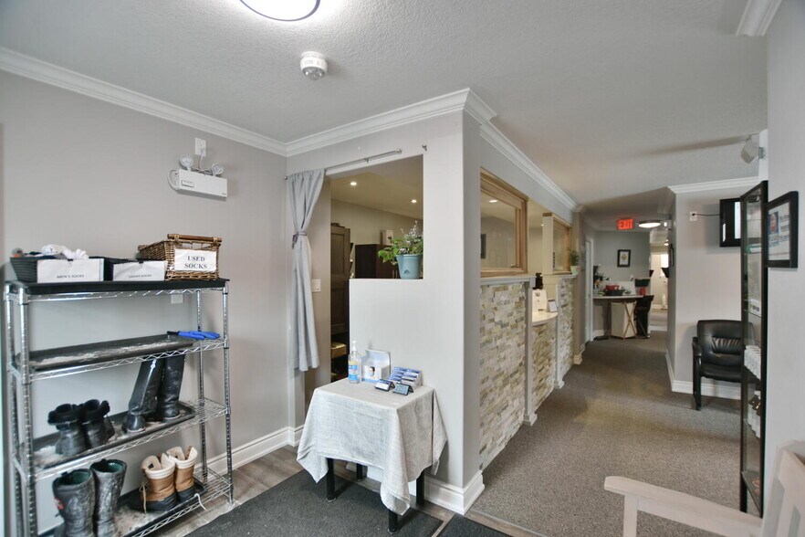 More Photos Of 1535 Mosley St, Wasaga Beach Storefront Retail Office For Sale