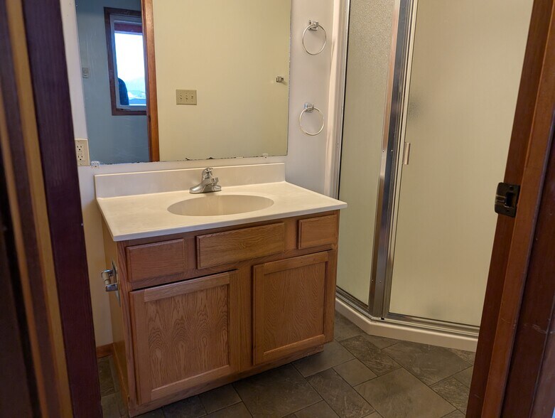 More Photos Of 306 Nordic dr, Petersburg Freestanding For Sale