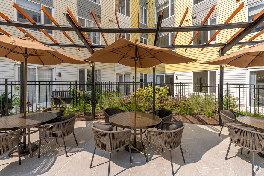 More Photos Of 85 Boston St, Everett Apartments For Lease