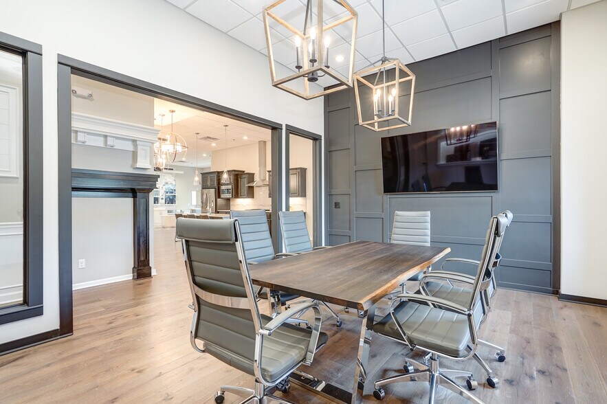 More Photos Of 71 SE 29th Ter, Lee's Summit Office For Lease