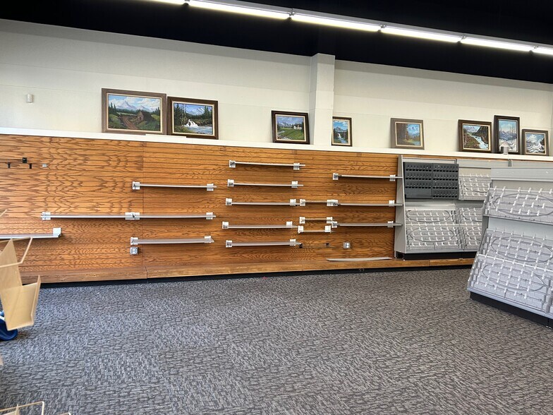 More Photos Of 221 S 1st St, Mount Vernon General Retail For Lease