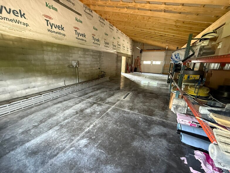 More Photos Of 1015 Trenton Ave, Uhrichsville Industrial For Sale