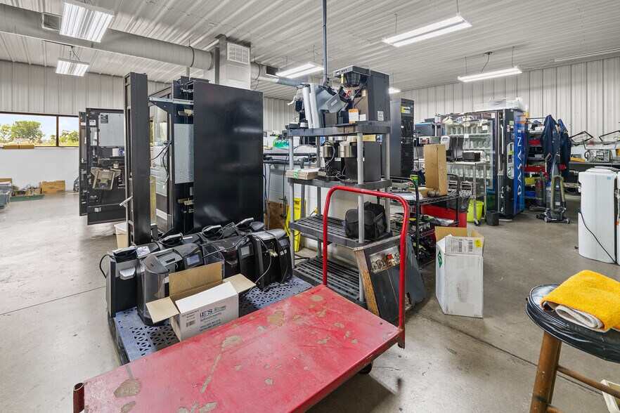 More Photos Of 560 Rolling Meadows, Fond Du Lac Light Distribution For Sale