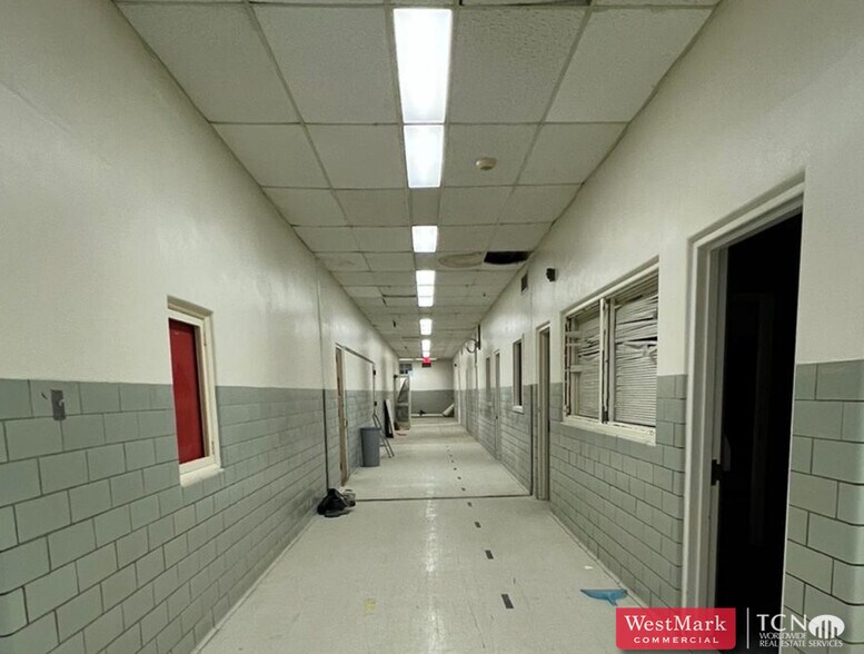 More Photos Of 701 E Queens St, Lubbock Schools For Sale