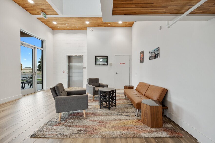 More Photos Of 9425 Sandifur Pky, Pasco Office For Sale