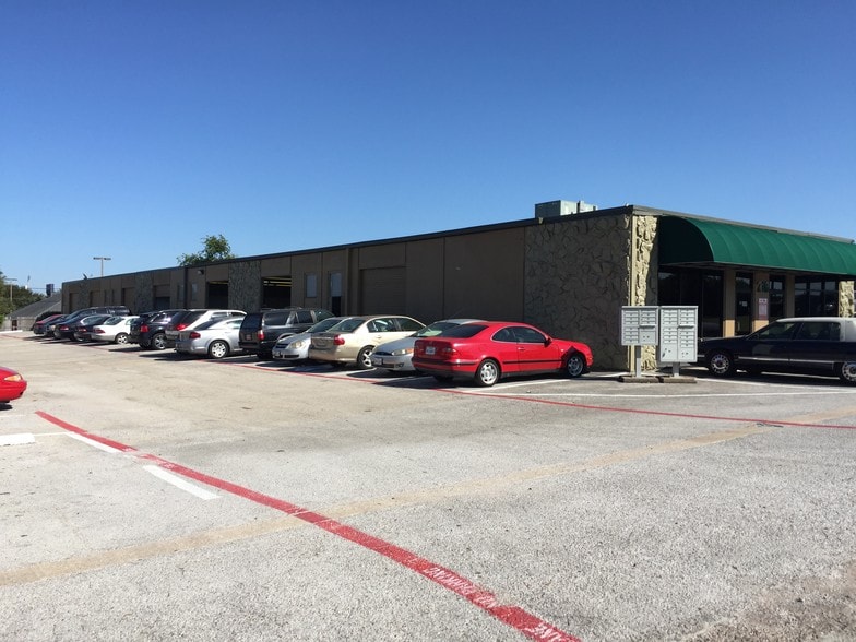 More Photos Of 222 Church St, DeSoto Unknown For Lease