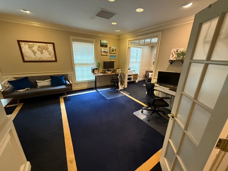More Photos Of 3541 Habersham At Northlake, Tucker Office For Sale