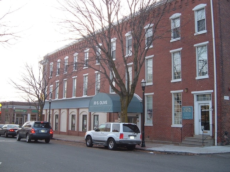 More Photos Of 20 S Olive St, Media Office For Lease