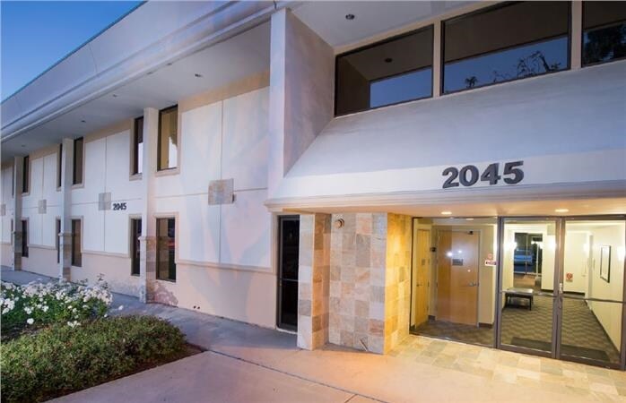 More Photos Of 2045 Royal Ave, Simi Valley Medical For Lease