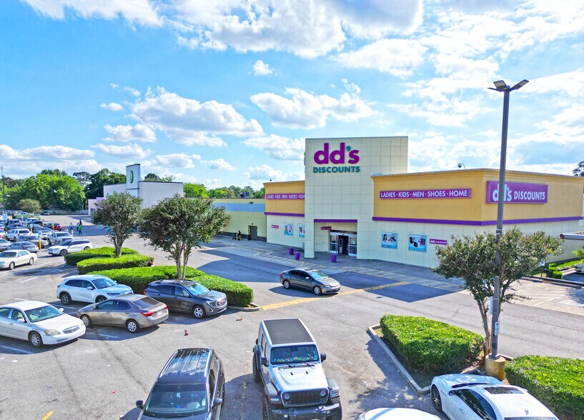 Primary Photo Of 215 W Willow St, Lafayette Storefront For Sale